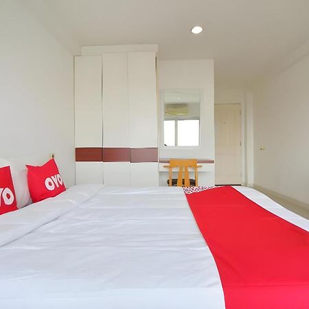 Super Oyo 498 Ladawan Villa Bangkok Exterior photo